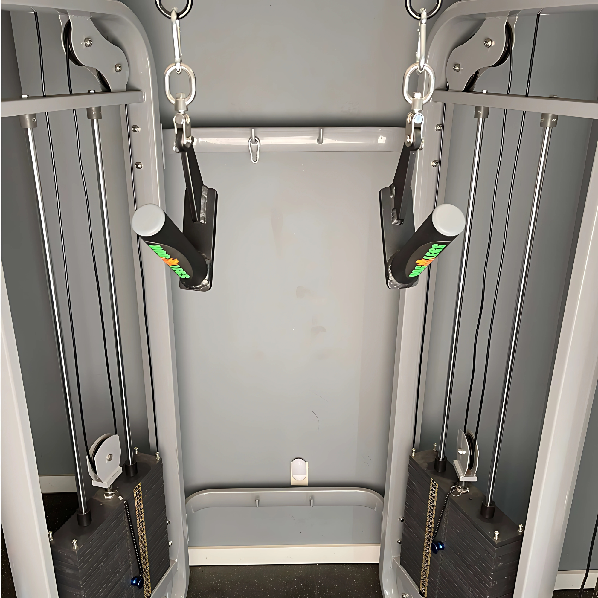 The HOG LEGS Jawbone Single Fat Grip Cable Machine Handle is designed for focused single-arm cable rows and enhanced grip strength, ideal for use with dual cable pulley machines in the gym.