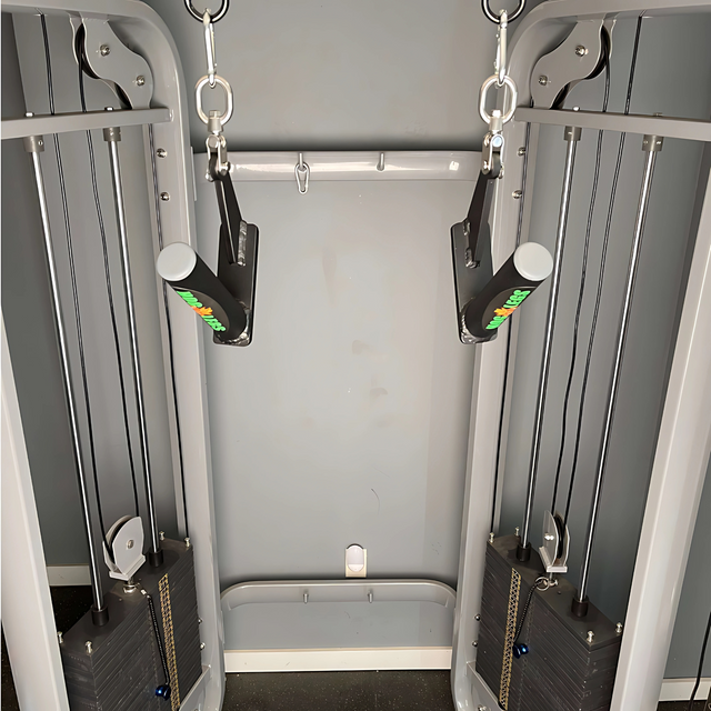 The HOG LEGS Jawbone Single Fat Grip Cable Machine Handle is designed for focused single-arm cable rows and enhanced grip strength, ideal for use with dual cable pulley machines in the gym.