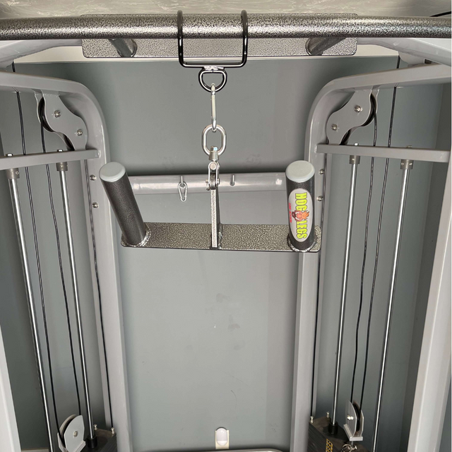 HOG LEGS Multi-Row 'Wide' Back Cable Exercises Handles for gym cable machines include a short bar, cylindrical grips, and versatile cable row handles.